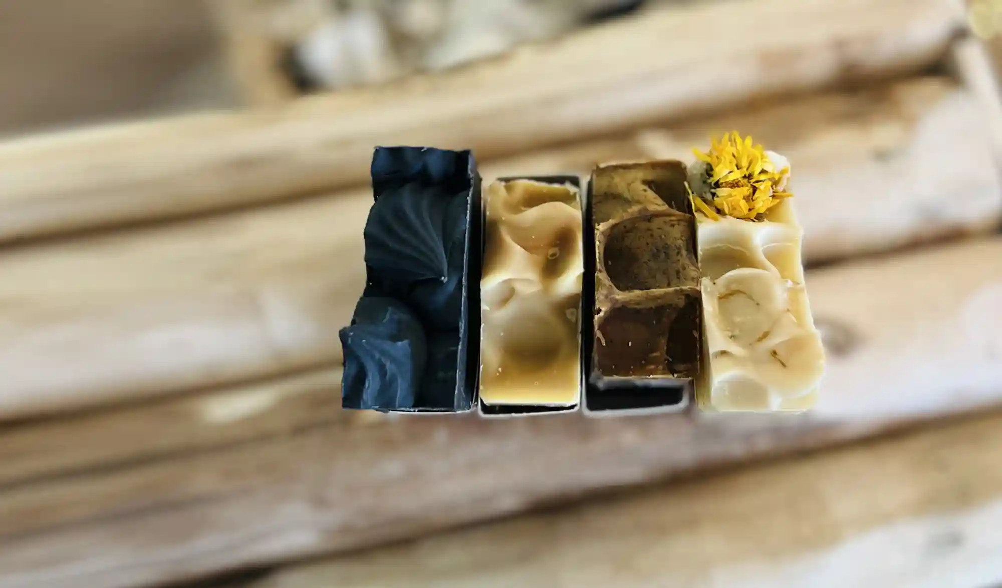 Lire la suite à propos de l’article L&rsquo;artisanat derrière Saponera : quand chaque savon raconte quelque chose