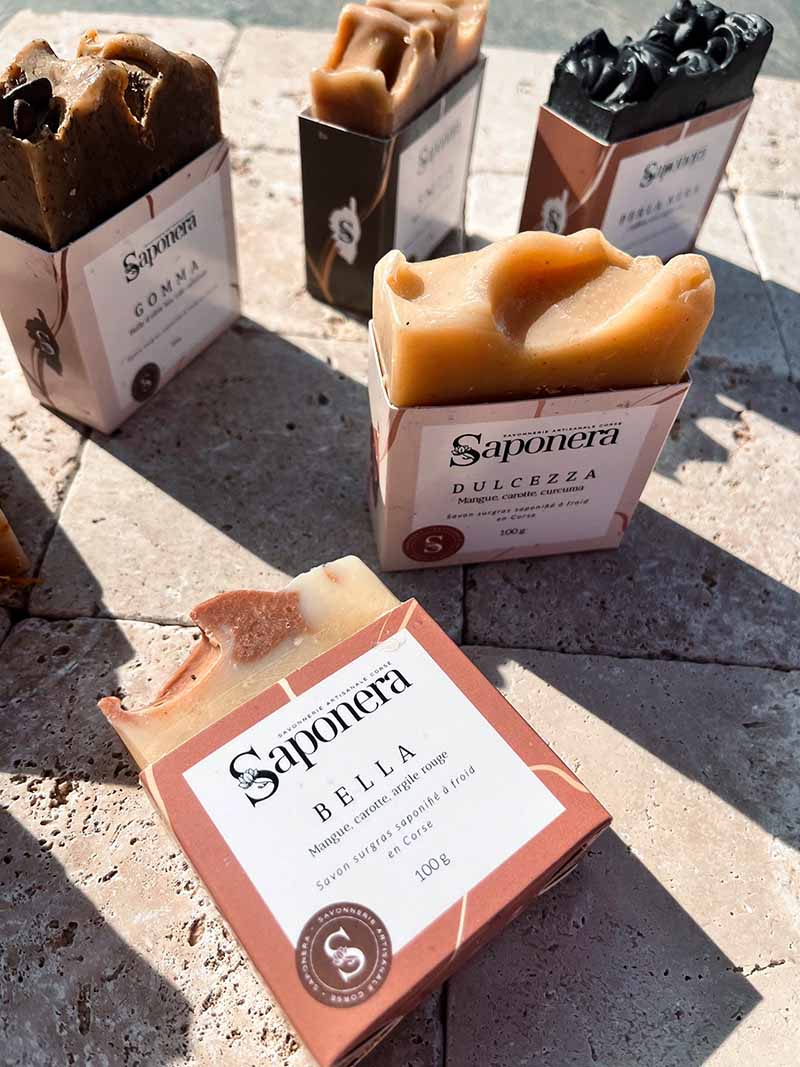 Lire la suite à propos de l’article Comment je choisis les huiles végétales pour mes savons